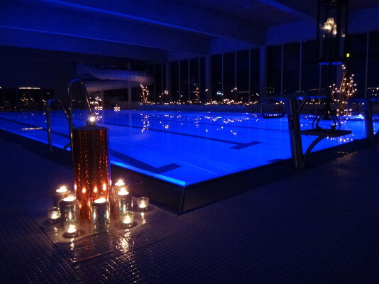 Badi Rothrist Kerzenlichtschwimmen